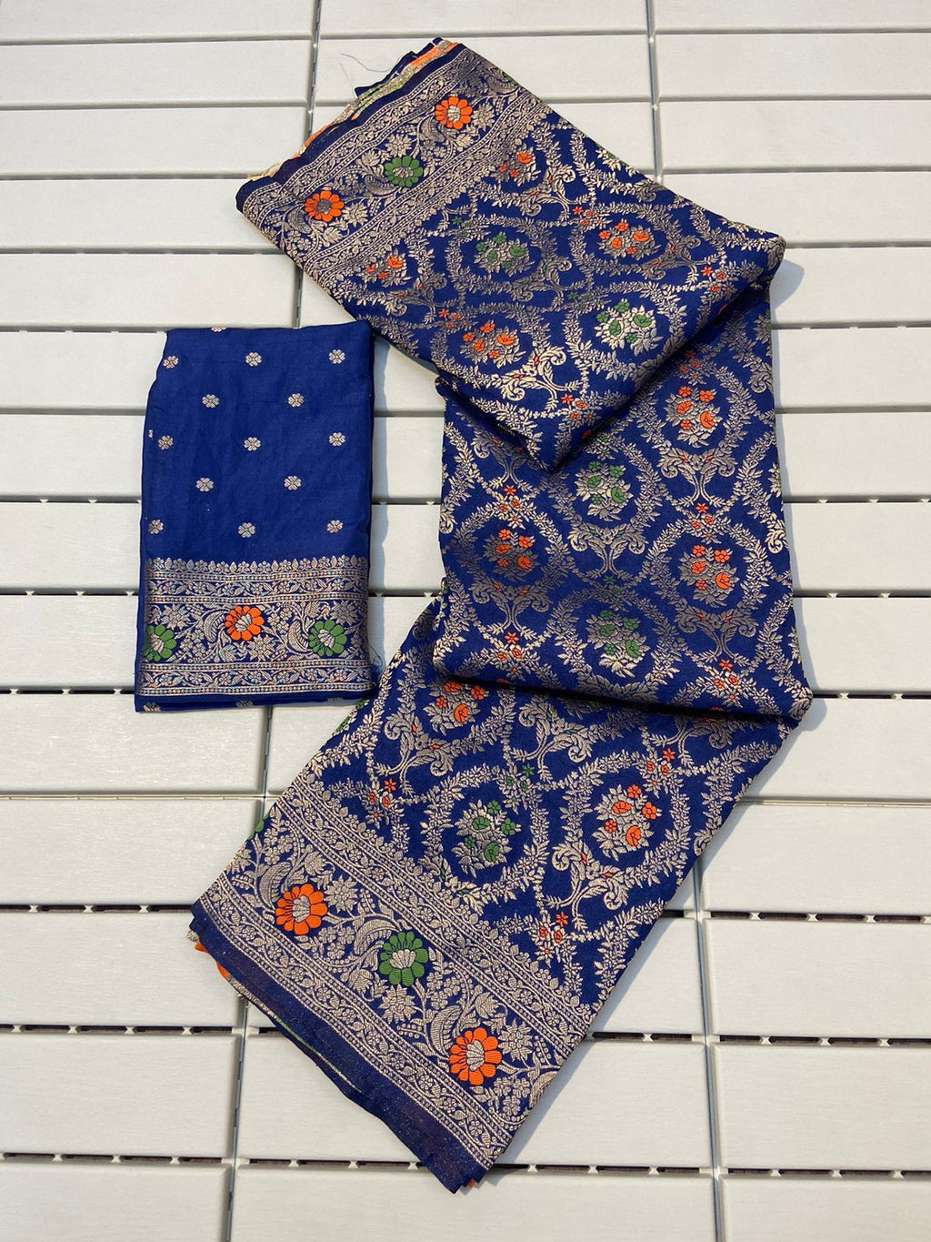 Khadi Meena Butta Jaal