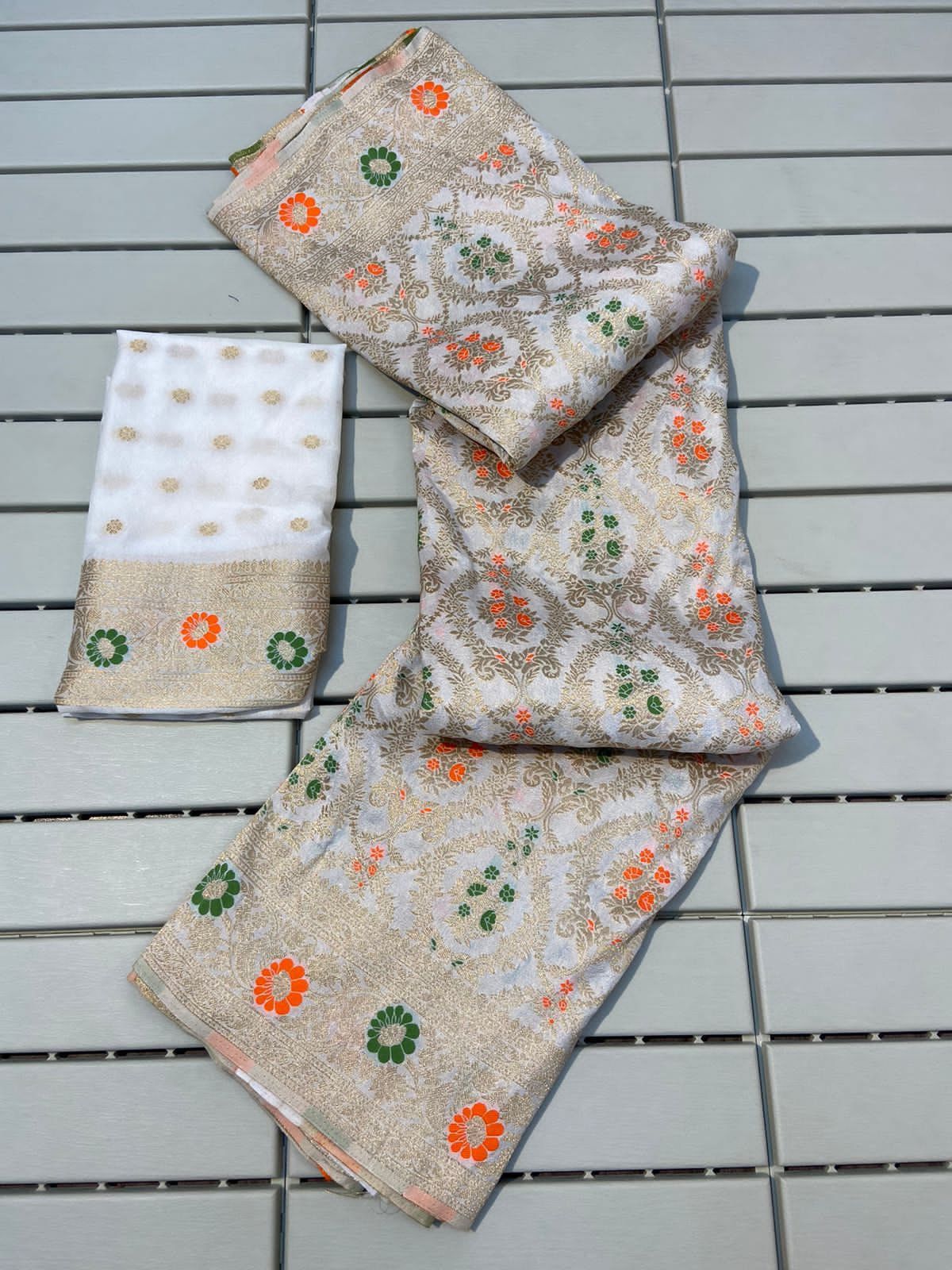 Khadi Meena Butta Jaal