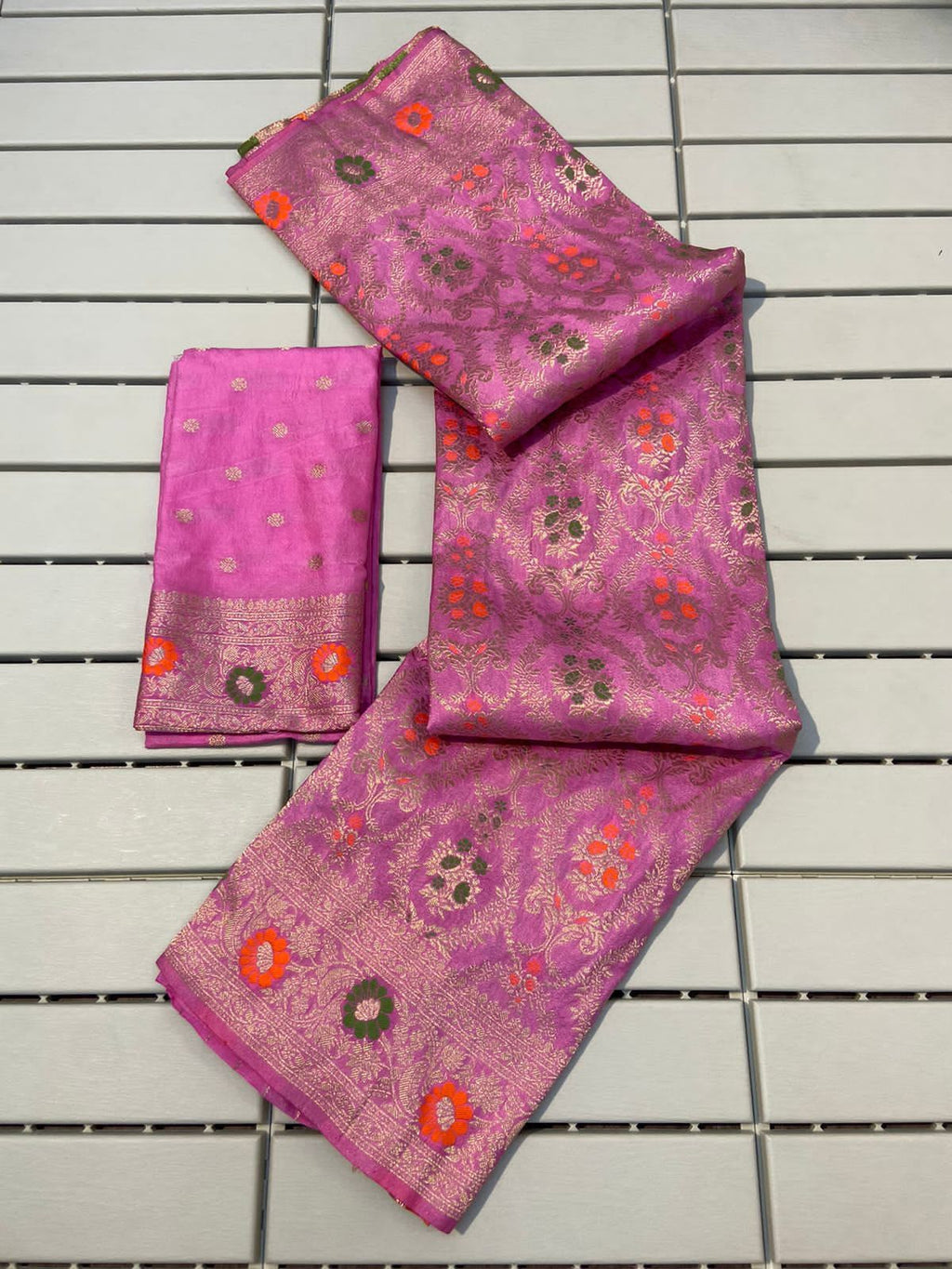 Khadi Meena Butta Jaal