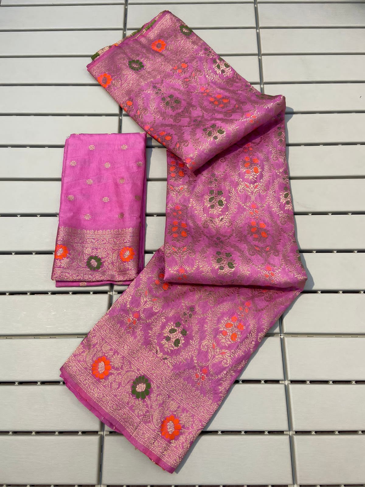 Khadi Meena Butta Jaal
