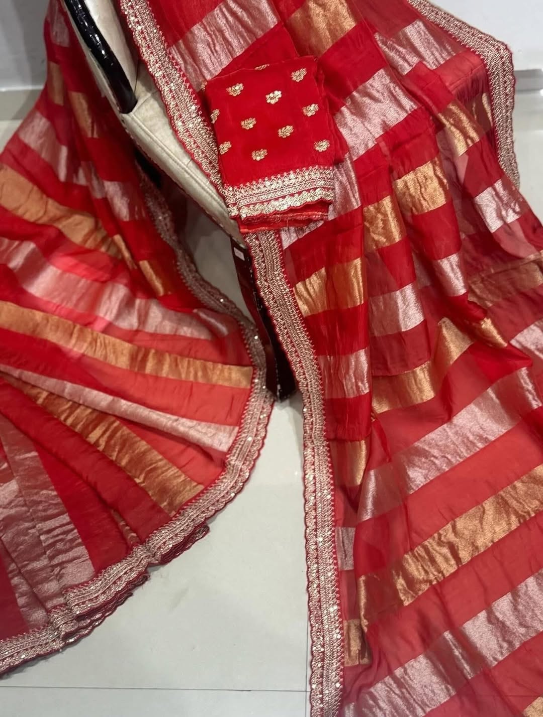 Tissue Jari Patta Border