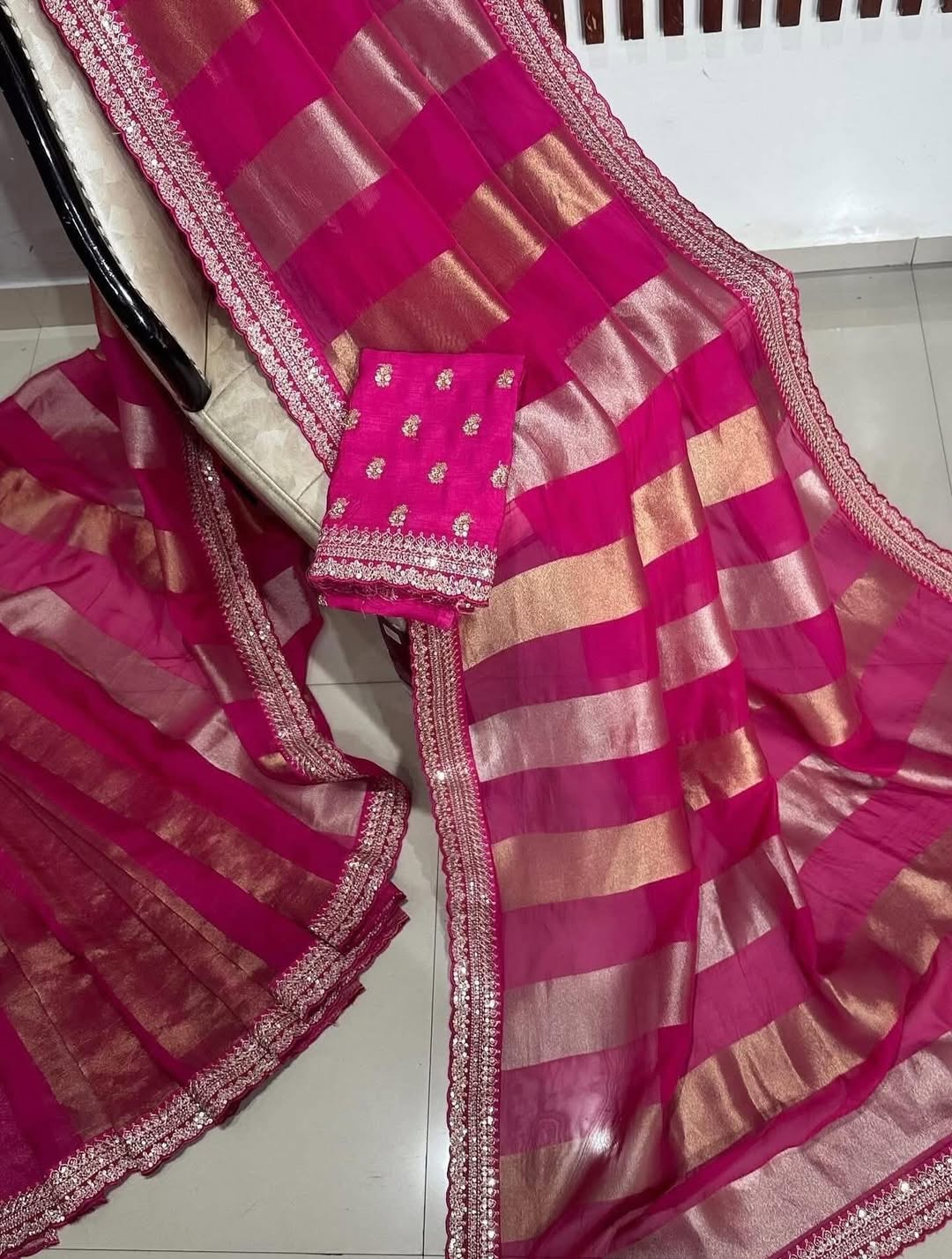 Tissue Jari Patta Border