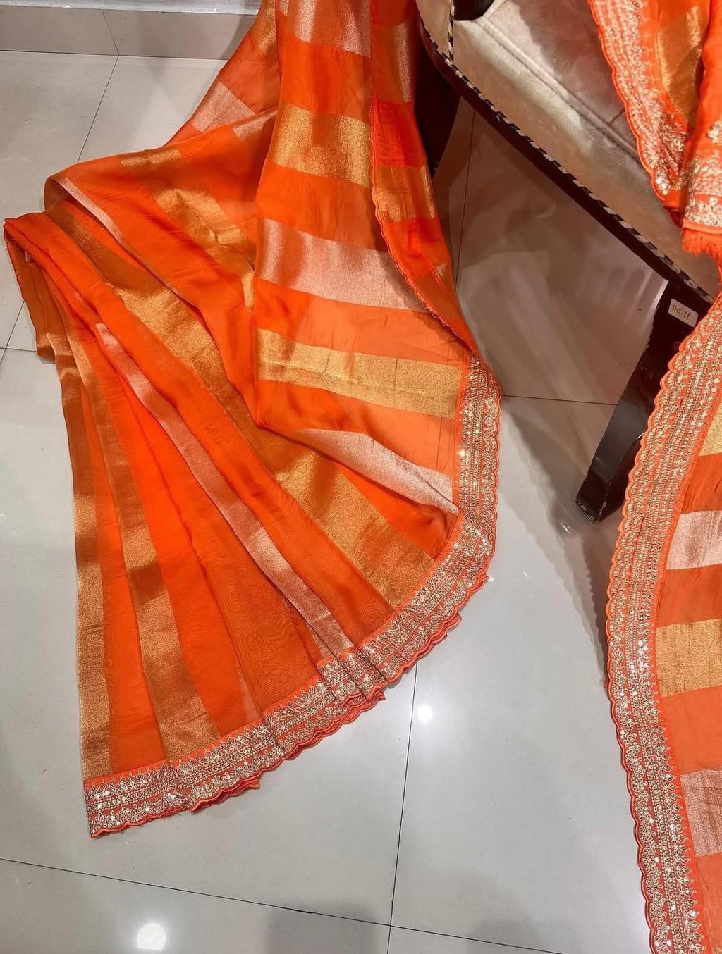 Tissue Jari Patta Border