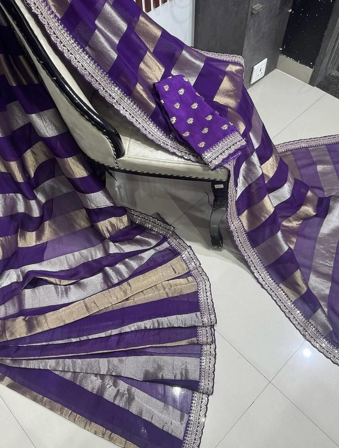Tissue Jari Patta Border