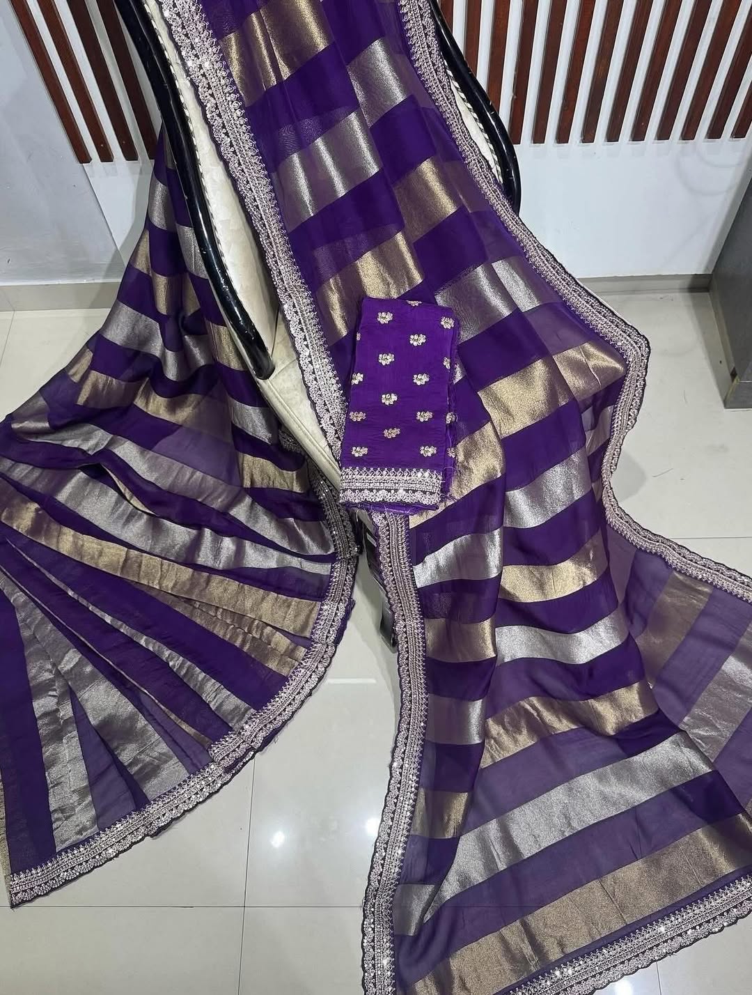 Tissue Jari Patta Border