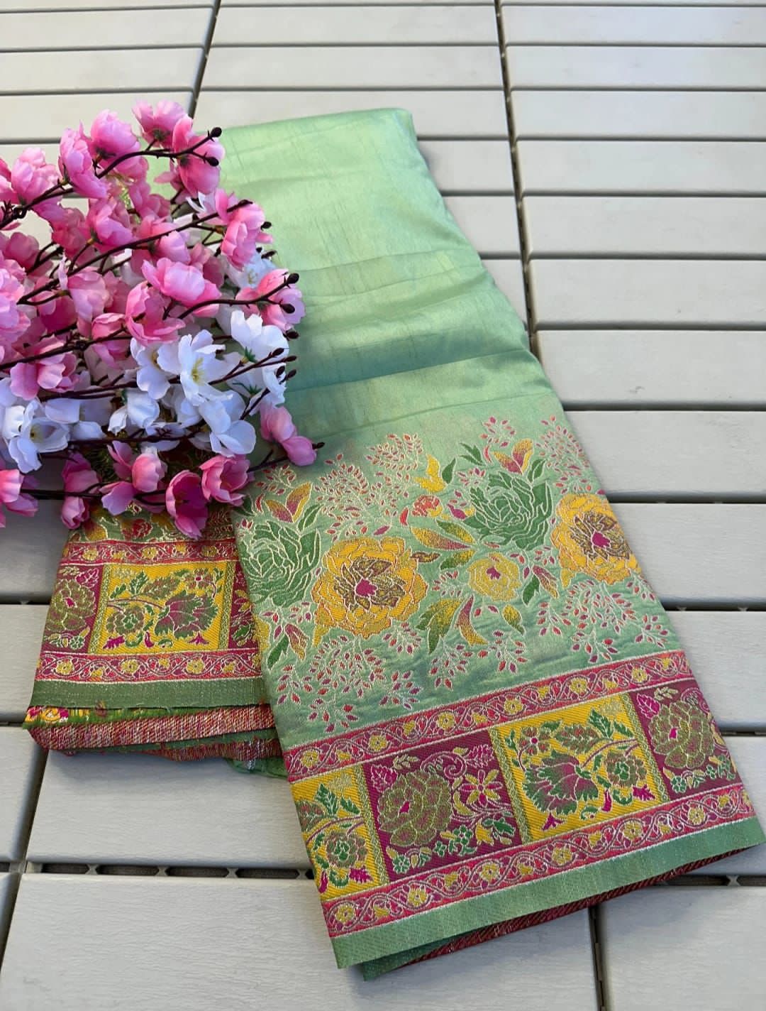 Pashmina Gulab