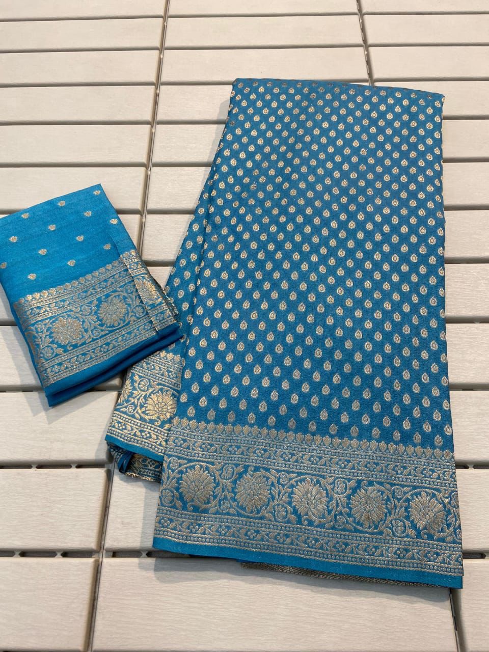 Crepe Tilak Bindi